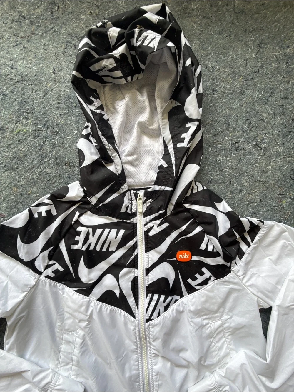 Nike XL Black White Swoosh Print Hooded Windbreaker Jacket